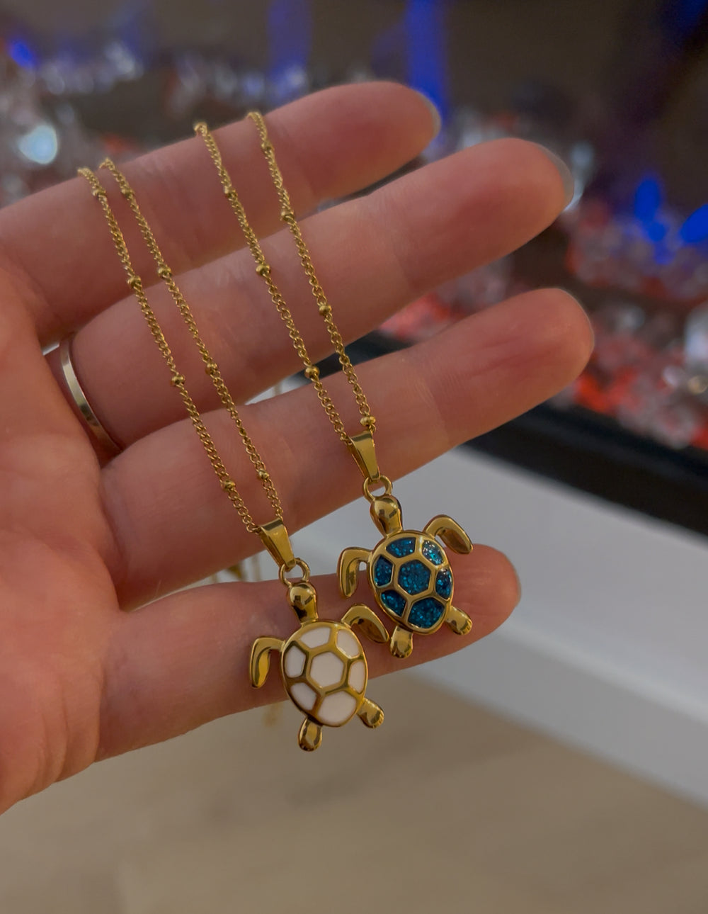 Turtle ketting blauw
