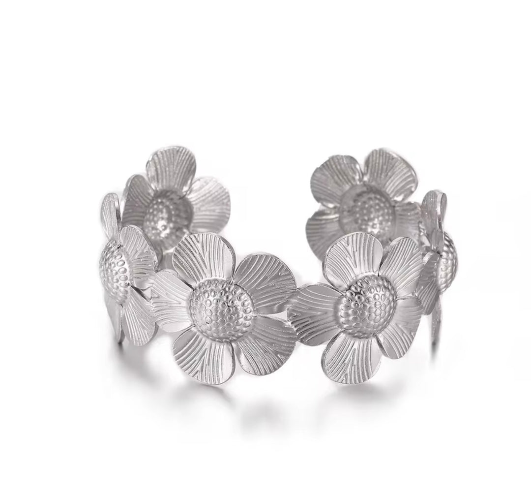 Baby bloom bangle