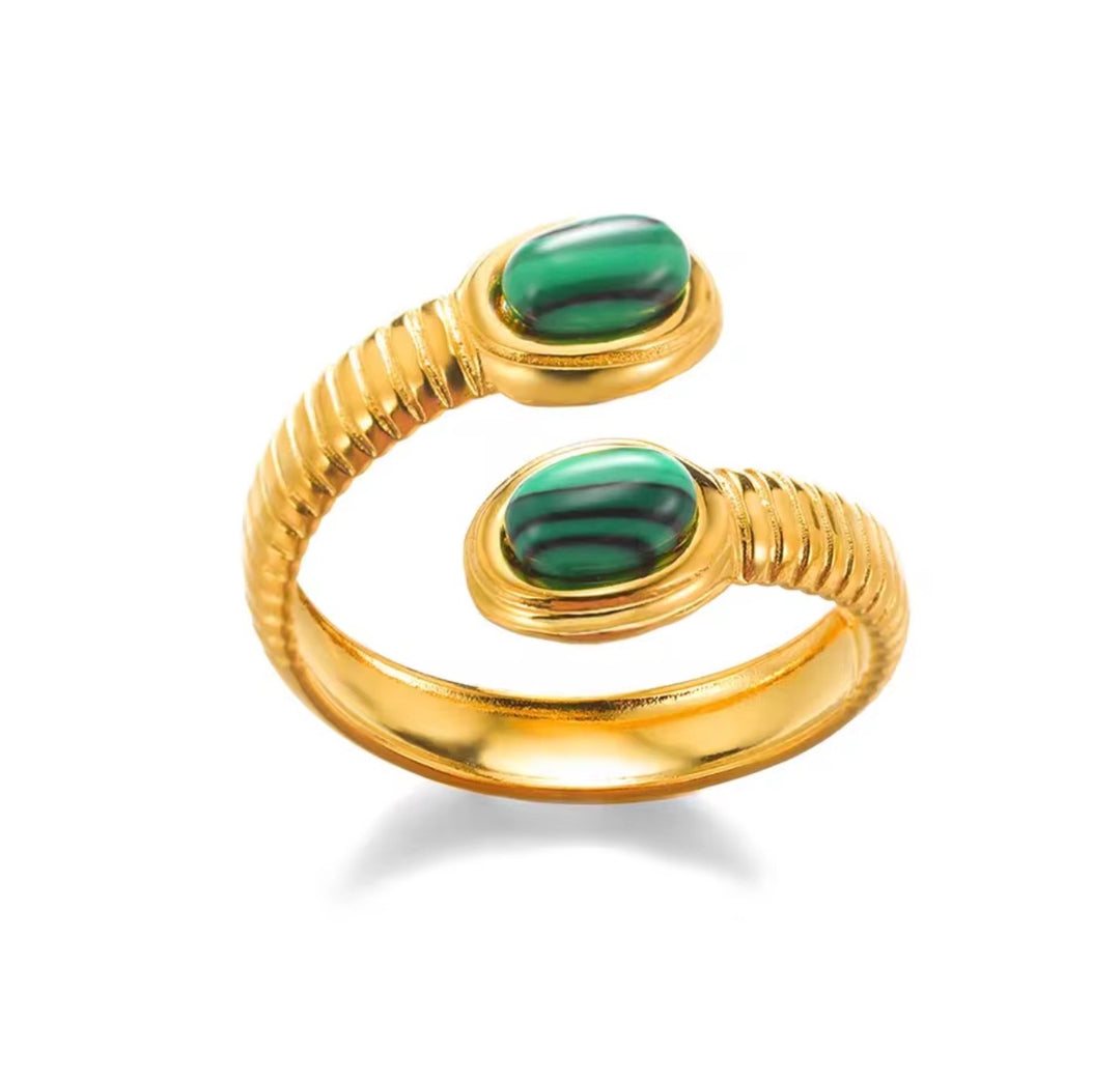 Emerald Glow Ring